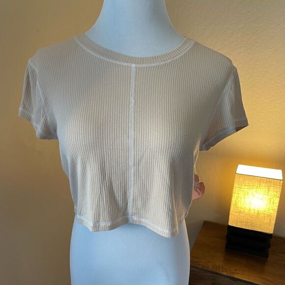 (LOVE CHARM) crop top - Picture 2 of 7